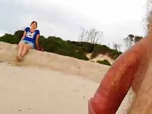 彼は病気のふりをして女の子を犯した。 一 ...