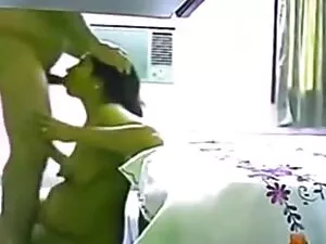 彼女の美しい顔から精液が滴り落ちる 鈴木 ...