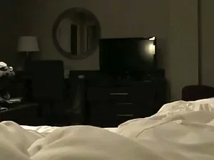 アジアの赤ん坊Courtney再生し、デ ...