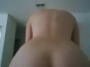 赤毛の十代の準備ができて性交する エッチ ...